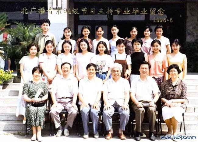 王蓉，被文娱圈反复抑止 险峻乐坛路