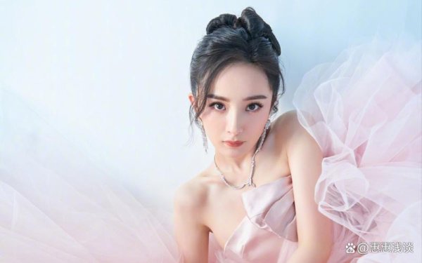 开云体育(中国)官方网站和刘德华沿路走红毯”的新闻时-开云「