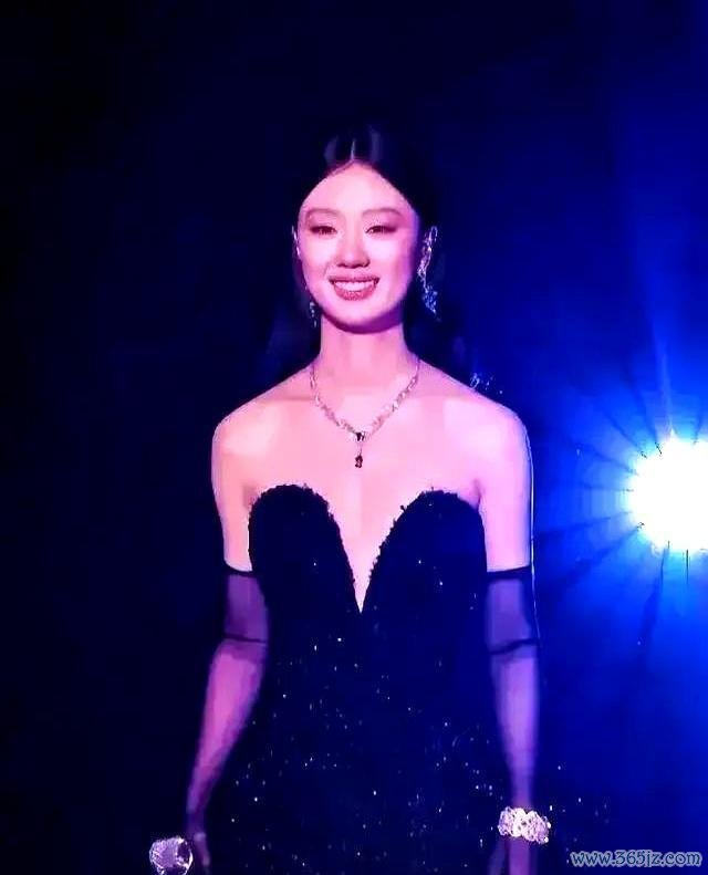 大冰问谁是单依纯 音乐综艺的宫斗剧炒作